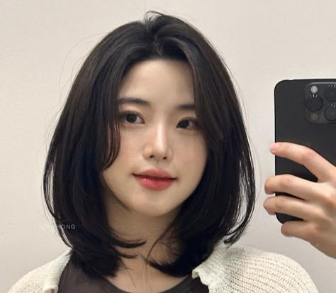 Asian Bob Haircut Oval Face, Bob Layered Oval, Bob Cut For Oval Face, Oval Haircut Medium, Asian Hair Bob, Oval Haircut, Haircut Oval Face, Asian Bob Haircut, Haircut Oval