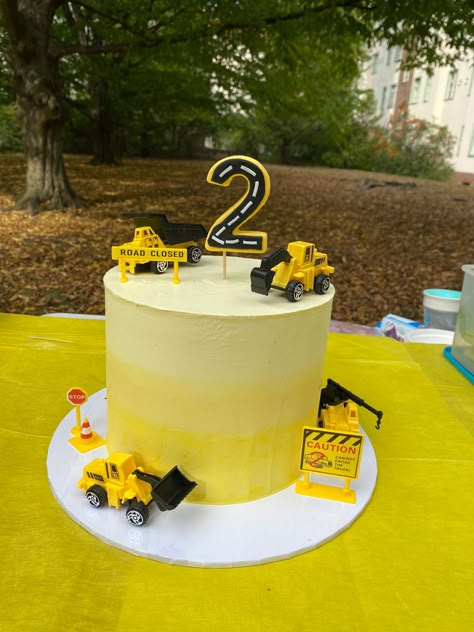 White Construction Cake, Simple Construction Cake, Paw Patrol Marshall Cake, Construction Birthday Party Cakes, Dessert Corner, Boys Birthday Cakes, Baby Boy Birthday Cake, Paw Patrol Marshall, Construction Cake