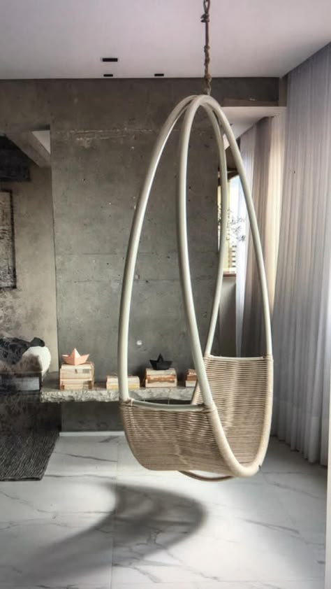 Hanging Chairs, Apartment Studio, New Interior Design, Bedroom Area Rug, Furniture Trends, Hammock Chair, Eco Friendly House, Marble Design, Interior Trend