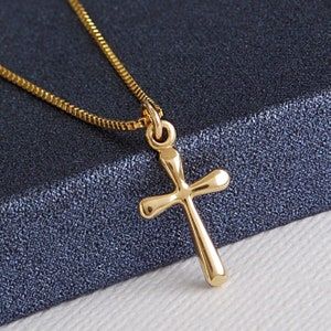 Cross Necklace Womens Gold, Cross Pendent Designs Gold, Simple Cross Necklace Gold, Gold Cross Necklace For Women, Cross Pendant Necklace Woman, Cross Locket, Cross Pendent, Rose Gold Pendant Necklace, Cross Jewelry Necklace