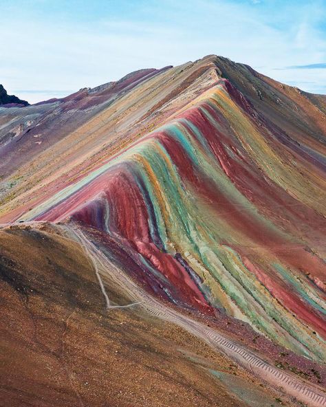 Rainbow Mountains Peru, Rainbow Mountains, Colorful Mountains, Rainbow Mountain, Wooden Rainbow, Travel Inspo, Day Tours, Places I Want To Go, Amazing Places