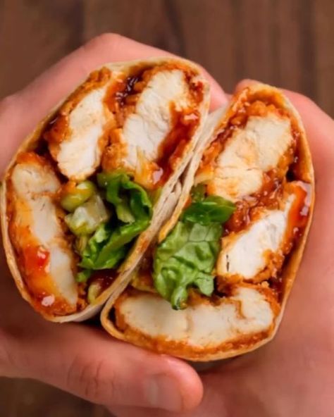 Healthy Eat Gram on Instagram: "Say "YUM" if you would eat these Chilli Sesame Chicken Tender Wraps 😍😍 by @thegoodbite

450g of chicken tender fillets.
Tsp of smoked paprika.
Salt and pepper, to taste.
75g of cornflakes, break these up with your hands.
2 eggs - beaten.
Low calorie cooking spray.
3 tortilla wraps.
1/2 tbsp of light mayonnaise, per wrap.
Lettuce - chopped.
Sriracha Mayo, to taste.
1/2 tbsp sesame seeds.
Spring onion - finely chopped.

For the Sweet Chilli Sauce:
3 tbsp of sweet chilli sauce.
Tbsp dark soy sauce.
Tbsp of sriracha.
Tbsp of runny honey.
Tbsp of rice wine vinegar." Chicken Tender Wraps, Minced Beef Recipes Easy, Easy High Protein Recipes, Burrata Toast, Clean Eating Chicken Recipes, Minced Beef Recipes, Easy High Protein Meals, Chicken Tenderloin Recipes, Dark Soy Sauce