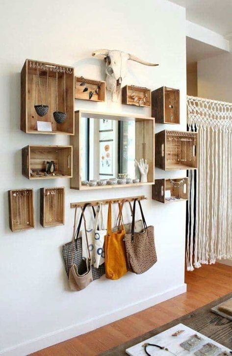 Wooden Box Diy, Old Crates, Decor Studio, Hallway Furniture, Wooden Crates, Design Case, Wooden Walls, Rustic Style, Design Interior