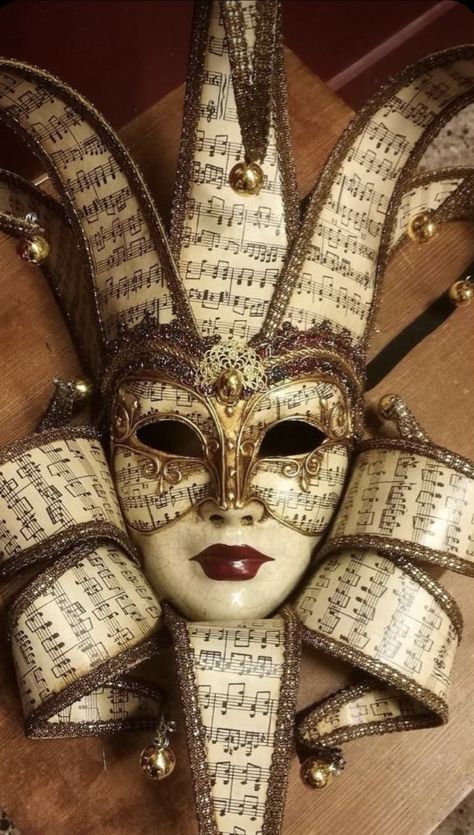 Venetian Costumes Carnival Of Venice, Carnival Mask Drawing, Mascerade Masks, Masquerade Mask Aesthetic, Venetian Masks Art, Venetian Costumes, Jester Mask, Venice Carnival Costumes, Opera Mask