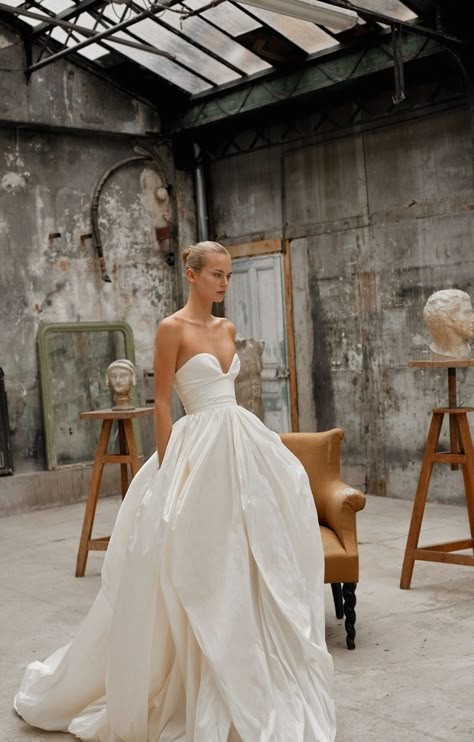 37 Wedding Looks From New York Bridal Fashion Week to Inspire Every Bride | Vogue High Fashion White Dress, Modern Cool Wedding Dress, Wedding Dress Statement, Bride White Outfits, Wedding Dress Avant Garde, Non Bridal Wedding Dress, Unique Neckline Wedding Dress, Wedding Venue Shopping Outfit, Wedding Dress August