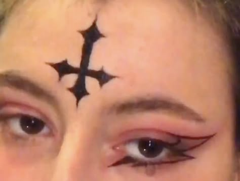 Cross Eyeliner, Alt Graphic Liner, Satanic Makeup, Cross Makeup, Goth Eyeliner, Devil Makeup, Graphic Eyeliner, Alternative Makeup, Makeup Tut