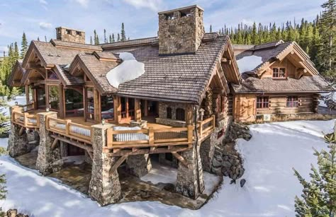 We've gathered 8 of the most stunning log cabin homes in America that boast spectacular views, exquisite floor plans and immaculate attention to detail. Log Cabin Mansions, Chalet House, Cabin Mansion, How To Build A Log Cabin, Rustic Homes, Log House, Log Cabin Homes, Mountain Homes, Cabins And Cottages