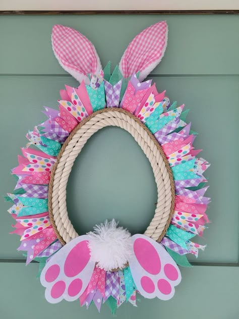 Easter Crafts Dollar Store, Dollar Tree Easter Crafts, Easter Mesh Wreaths, Easter Spring Wreath, Easter Wreath Diy, Diy Christmas Wreaths Ideas, Christmas Wreaths Ideas, Easter Craft Decorations, Easter Stuff