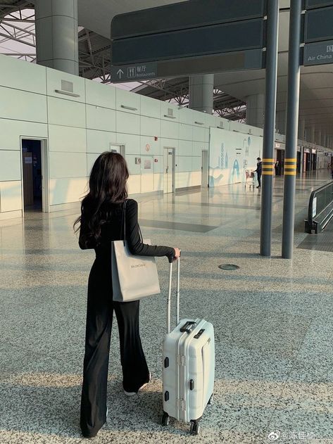 Corporate Travel Aesthetic, Corporate Success Aesthetic, Engineering Woman Aesthetic, Open Call Outfit Modeling, Woman In Finance Aesthetic, Corporate Work Aesthetic, Corporate Women Aesthetic, Finance Aesthetic Girl, Happy Career Aesthetic