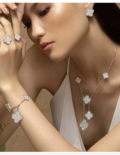 People With Money, Cleef And Arpels Jewelry, Jewelry Mood Board, Van Cleef And Arpels Jewelry, Jewelry Photography Styling, The Bling Ring, Diamond Jewelry Set, Clover Jewelry, Jewelry Editorial