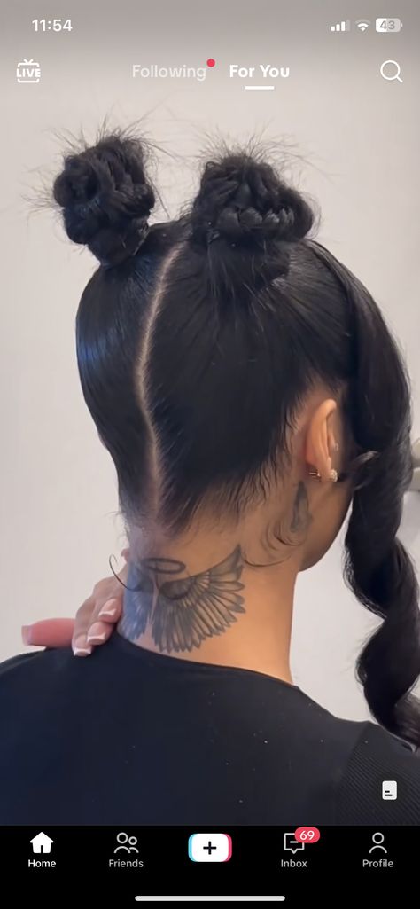 Pure Tattoo Symbol, Back Neck Tattoo Black Women, Tattoo Ideas Side Neck, Baddie Ear Tattoos, Tattoo Idea Behind Ear, Back Of Neck Name Tattoo, Partynextdoor Inspired Tattoos, Black Female Back Tattoos, Small Front Neck Tattoos For Women