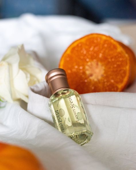 🍊Orange and Sandalwood 🍊 https://luxuryscent.co.uk/products/orange-sandalwood The blend of orange and sandalwood in this scent is absolutely divine - it combines a delightful floral and citrusy-orange aroma with a sweet and strong oudyness, creating a captivating and feminine experience. The creamy oudoiness of sandalwood adds an extra touch of elegance. Don't miss out on this scent! 💫 #Perfume #luxury #fragrance #fragrance #fashion Feminine Experience, Perfume Luxury, Beauty Rooms, Scent Perfume, Fruity Fragrance, Uk Products, Luxury Fragrance, Our Home, Amber