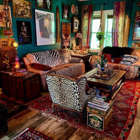 Get Inspired with These 60 Maximalist Living Room Designs from Some of Instagram’s Favorite Designers Maximalist Living Room, Maximalist Interior Design, Bohemian Style Decor, Maximalist Interior, Maximalist Home, Deco Studio, Whimsy Goth, Bohemian House, Maximalist Decor