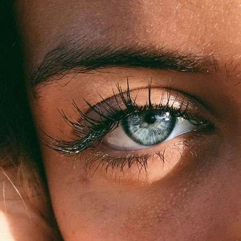 #beauty #beautygoals #beautyinspo #beautiful #model #beautytrends #naturalbeauty #softmakeup Foto Tips, Eye Photography, Aesthetic Eyes, Street Fashion Photography, Landscape Illustration, Long Lashes, Pretty Eyes, Eye Art, Eye Drawing