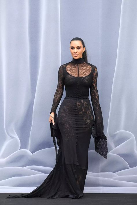 Kim Kardashian Didn't Cut the Tag Off Her Balenciaga Dress Kim Kadarshian, Balenciaga Dress, Black Lace Gown, Bad Fashion, Odell Beckham, Love Interest, Odell Beckham Jr, Beckham Jr, Couture Week