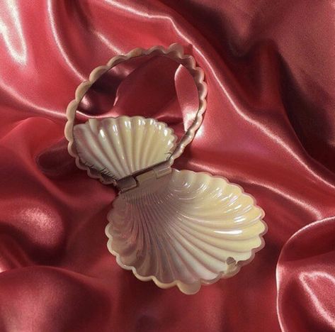 Red Aesthetic, Aphrodite, Greek Mythology, My Aesthetic, We Heart It, Mermaid, Cherry, I Want, Valentines