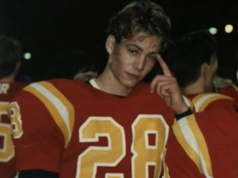 Paul Walker Football, Paul Walker 90s Aesthetic, Paul Walker 90s, Young Paul Walker, Fast And Furious Cast, Brian O Conner, Paul Walker Pictures, Paul Walker Photos, Fast And The Furious