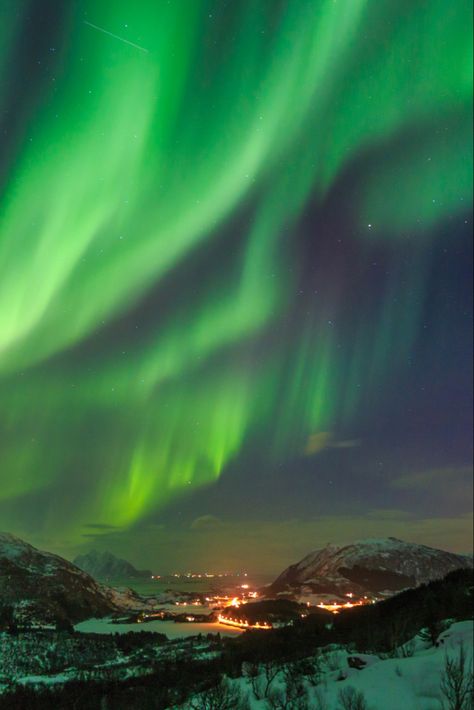 Green Lights Aesthetic, Light Green Pictures, Green Aesthetic Travel, Green Sky Painting, Brandon Aesthetic, Norway Sky, Norway Lights, Aurora Borealis Tattoo, North Lights