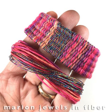 Woven Bracelet Tutorial, Weaving Loom Diy, Straw Weaving, Multi Wrap Bracelet, Crochet Beaded Bracelets, Fabric Bracelets, Fiber Jewelry, Linen Yarn, Woven Bracelet