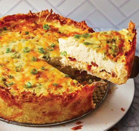 4 Comforting Brunch Ideas For Those Cool Fall Mornings — Delish Bacon Cheddar Quiche, Quiche With Hashbrown Crust, Cheddar Quiche, Crispy Hashbrowns, Bacon Quiche, Breakfast Burritos Recipe, Making Fried Chicken, Quiche Recipes Easy, Breakfast Quiche