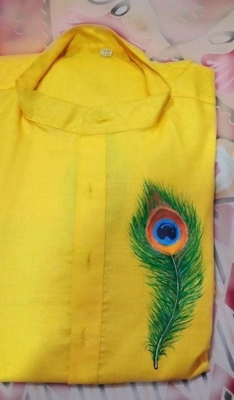 Cool Embroidery Ideas Clothes, Embroidery Ideas Clothes, Cool Embroidery Ideas, Screen Printing On Fabric, Simple Aari Work, Fabric Paint Shirt, Paint Shirt, Cloth Painting, Cool Embroidery