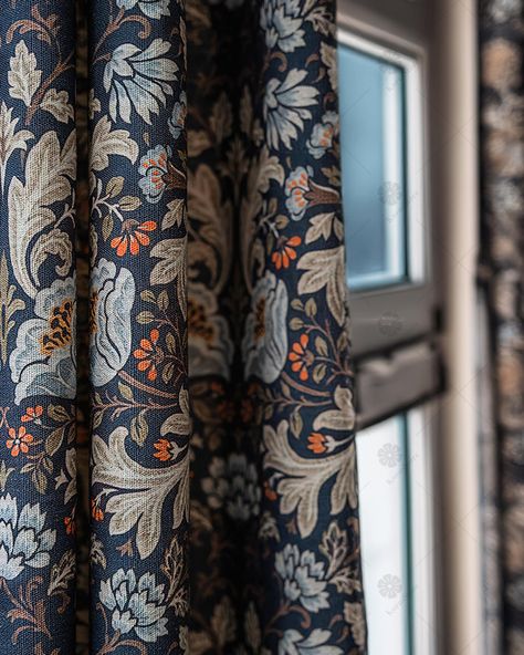 Victorian Style Curtains, Bedroom With Dark Curtains, Dark Academia Curtains Living Room, William Morris Curtains Living Room, Victorian Curtains Ideas, Curtains For Dark Blue Walls, Eclectic Classic Living Room, Bold Curtains Living Room, Traditional Living Room Curtains