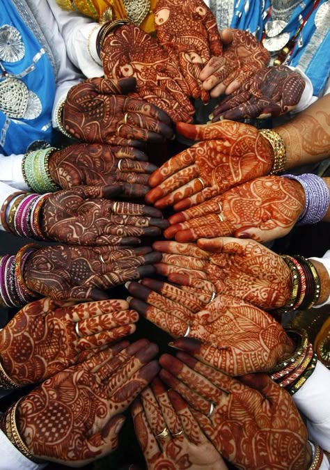 Teej Festival Aesthetic, India Aesthetic Culture, Desi Maximalism, India Core, Beauty Of Humanity, Tamil Culture, Teej Festival, Culture Aesthetic, Indian Mehndi Designs