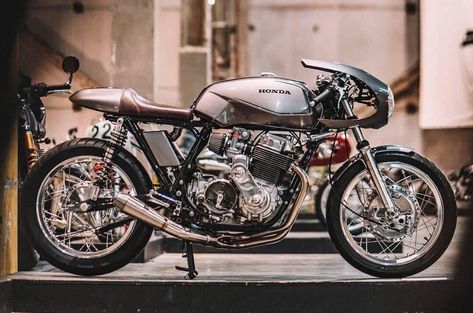 Cafe Racer Photography, Honda Cycles, Honda Cb360 Cafe Racer, Cb750 Cafe, Cb750 Nighthawk Cafe Racer, Japanese Brat Style Motorcycle, Hello Moto, Honda Cm200t Cafe Racer, Cb750 Cafe Racer