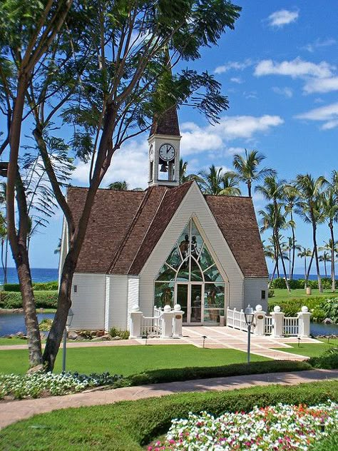 Wailea Beach Chapel | Wailea Beach Chapel on the grounds of … | Flickr Beach Chapel, Wailea Beach, Old Country Churches, Country Churches, Church Pictures, Areas Verdes, Beautiful Churches, Country Church, Old Churches