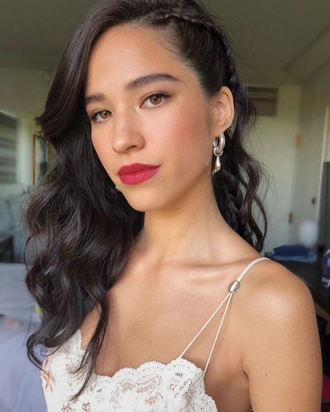 Emily Cheng on Instagram: “💋 K E L S E Y 💋  Yellowstone season 2 premiere @kelseyasbille Styling @daniellenachmani  Hair @kikihaircutter  #emilychengmakeup using…” Subtle Lip Color, Eye Makeup For Hooded Eyes, Hooded Eyelids, Blonde Hair Green Eyes, Drugstore Makeup Tutorial, Glam Wedding Makeup, Best Drugstore Makeup, Budget Beauty, Hooded Eye Makeup