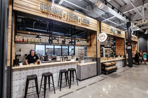 I like the mixture of wood and title here. I also like the option of seating at the first stall. I also like the signage. Small Food Court Design Ideas, Food Court Design Ideas, Rio Las Vegas, Canteen Food, Food Court Design, Food Outdoor, Food Stall Design, Street Food Design, Cafeteria Design