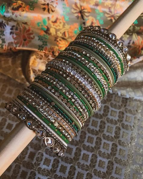 Heavy Metal Bridal Bangle Designs - Wedding Jewellery - K4 Fashion Thread Bangles Design, Beautiful Bangles, Colorful Bangles, Jewellery Bangles, Kundan Bangles, Antique Jewellery Designs, Jewelry Set Design, Fancy Jewellery Designs, Bangles Set