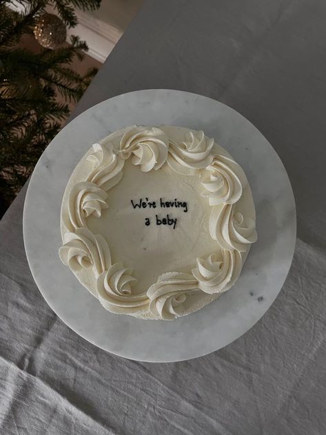 Pregnant During Wedding, I’m Pregnant Surprise Cake, Maternity Cakes Ideas, Not Pregnant Cake, Were Pregnant Cake, Im Pregnant Cake Announcement, Gender Reveal Photoshoot With Cake, We’re Pregnant Cake, Aesthetic Gender Reveal Cake