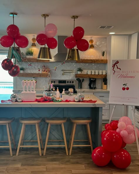 🚨 *Tuesday Vibes!* 🚨 Hi dolls! 💕 Let’s talk about our *famous* drink stations at AZ Bachelorette Party! 🍹✨ From mimosa bars to espresso martinis, Aperol spritzes, and more—our setups perfectly match your décor! 💖🎨 And the best part? Our *luxury* stations are brought to you by @MuddleFresh! 🍸✨ Because what’s a party without a drink station?! 💬 Which one do you *need* at your next event? Comment below! 👇💖 *Ready to celebrate in style?* DM us to start planning! 💫 #AZBacheloretteParty #Signa... Mimosa Bar Bachelorette Party, Decorate Airbnb, Spritz Bar, Beverage Station Party, Tuesday Vibes, Apartment Party, 15 Birthday Party, Drink Stations, Famous Drinks