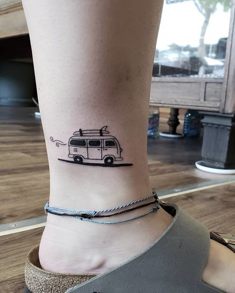 CafeMom.com : Volkswagen Van Travel Tattoo : 40 Travel Tattoos That Will Give You Serious Wanderlust -- "Nothing screams 'Monterey, CA' more than a Volkswagen van," this Instagram user wrote. If road trips to the beach are one's favorite pastime then this tattoo is perfect. Camper Tattoo, Full Arm Sleeve Tattoo, Small Nature Tattoo, Van Volkswagen, Whimsical Tattoos, Van Travel, Travel Tattoos, Volkswagen Van, Muster Tattoos