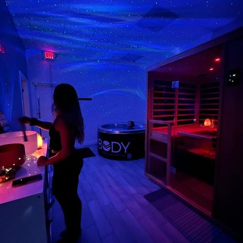 BODY Therapeutic Architecture on Instagram: "These views & vibes are dreamy During recovery hour our guides play sound bowls for you while you experience the icy cold, blissful water. The low lights make it easy to close your eyes & drop into a meditative state, or gaze upon the glowing galaxy 🪐✨ At BODY it’s essential for us to create the best atmosphere as possible. From our highly trained staff to the energy in the space. Bring a new friend with you this month for free to any of our recov Therapeutic Architecture, Sound Bowls, Dream Spa, Boutique Fitness, Recovery Room, Dreams Spa, Fitness Boutique, Bathroom Retreat, Sound Meditation