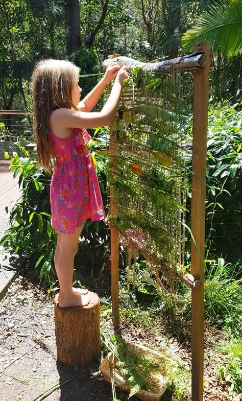 Nature Weaving, Weaving Frame, Nature Playground, Backyard Nature, Outdoor Learning Spaces, Outdoor Play Spaces, Calm Kids, Outside Play, Nature School