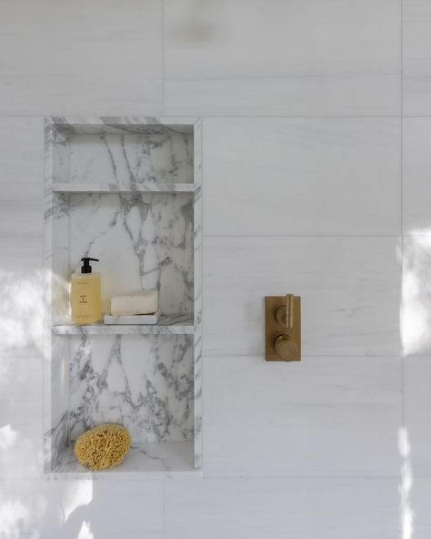 Ashley Macuga // Interior Design (@collected_interiors) • Instagram photos and videos Marble Shower Walls, Simple Bathroom Remodel, Walk In Shower Designs, Tile Remodel, Marble Showers, Bad Inspiration, Shower Niche, Master Bath Remodel, Bathroom Remodel Shower