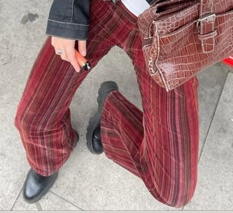 Pinstripe Trousers Outfit, Striped Trousers Outfit, Pinstripe Pants Outfit, Frazzled English Woman, Funky Pants, Trouser Outfit, 70s Outfits, Funky Outfits, Pinstripe Pants