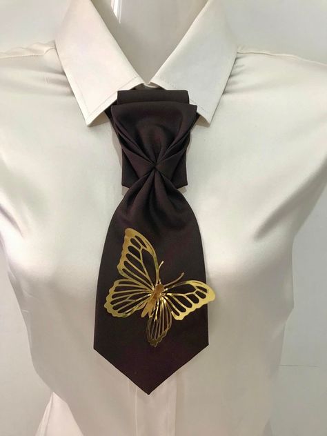 Elegant women's tie, made in Italy.  Luxury neck accessory for fashion lovers, high quality. Hand-made. The tie is ready to wear, the knot is tied and sewn on.  There is no need to tie anything. It is put on and fastened with a button (clasp). The product is unique because it is always hand-made, and then never find the same tie in all over the world. Different Tie Knots, Tassels Diy Tutorials, Women Neck Tie, Female Tie, Women Necktie, Women Wearing Ties, Boutique Inspiration, Neck Scarf Tying, Tie Crafts