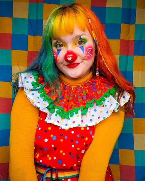 🌈Shan Sunshine🌞 on Instagram: "More kidcore clown collars, scrunchies and cuffs for sale over on @shandelionmakes ??? Don’t mind if I do!! ✏️ - #makeup #clowncore #clown #clowns #clowngirl #kidcorefashion #clownart #kidcore #rainbow #rainbows #rainbowhair #rainbowfringe #clownfit #outfit #outfitoftheday #ootd #clownruff #kidcoreaesthetic #clownaesthetic #clowncoreaesthetic #dopaminedressing #clowning #clownmakeup #clownnose" Rainbow Clown Outfit, Clown Costume Colorful, Rainbow Clown Costume, Clowncore Aesthetic Outfits, Clown Aesthetic Outfit, Clown Outfit Aesthetic, Cute Clown Outfit, Clown Costume Aesthetic, Rainbow Clown Makeup