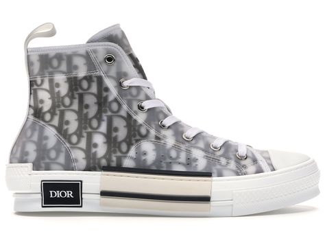 DIOR B23 HIGH TOP LOGO OBLIQUE. #dior #shoes Tenis Dior, Dior B23 High Top, Converse Trainers, Dior Sneakers, Christian Dior Couture, Sneakers Adidas, Luxury Sneakers, Dior Shoes, Sneaker Collection