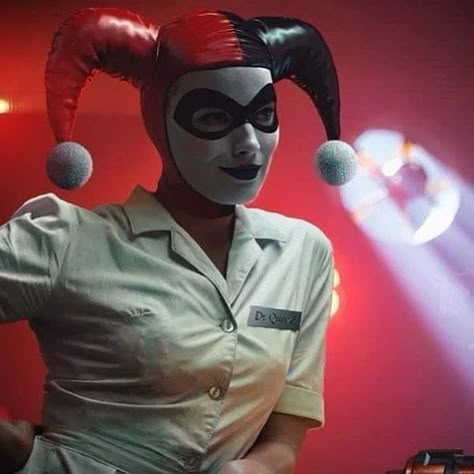 Harley Quinn Jester, Jared Joker, Classic Harley Quinn, Dr Harleen Quinzel, Dc Harley Quinn, Joker Y Harley Quinn, Harley Joker, Harley Quinn And Joker, Comic Video