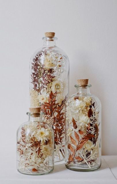 What to Do with Dried Flowers? 11 Creative Ideas for Your Home - Morella&Ulalume Tattoo Garden, Garden Nails, Garden Tattoo, Deco Champetre, Quotes Home, Winter Table, Bedroom Wallpaper, Decor Quotes, Future Wedding Plans