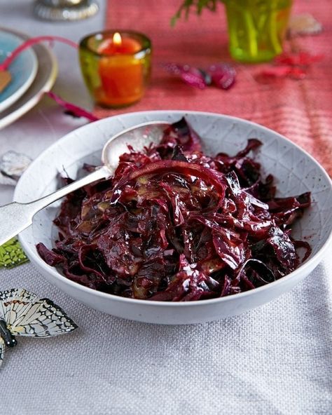 Braised red cabbage with apple & mustard vinaigrette Apple Mustard, Spiced Red Cabbage, Cooked Red Cabbage, Red Cabbage Recipe, Red Cabbage With Apples, Cabbage Side Dish, Vegetarian Christmas Recipes, Winter Holiday Recipes, Red Cabbage Recipes