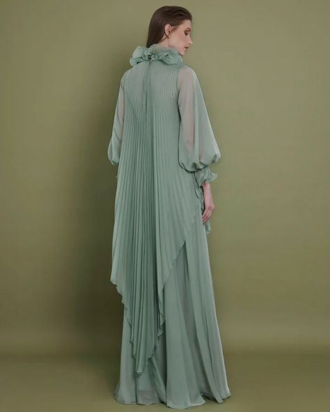 Edition Gemy Maalouf Fall Winter 22 Elegant Billowy Maxi Dress With Pleated Sleeves, Luxury Pre-draped Dress With Pleated Sleeves, Luxury Billowy Maxi Dress With Pleated Sleeves, Embellished Long Sleeve Georgette Kaftan, Green Embellished Silk Kaftan, Gemy Maalouf, Gorgeous Wedding Dress Princesses, Princess Bridal Gown, Dresses Fancy