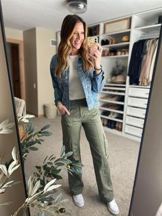 Women’s Relaxed Fashion, Outfits To Go With Green Cargo Pants, Womens Outfits With Cargo Pants, Cute Casual Outfits Cargo Pants, Womens Green Cargo Pants, Black Cargo Pants Outfit Business Casual, Cargo Pants Outfit Hiking, Jean Jacket And Cargo Pants, Wide Leg Army Green Pants Outfit