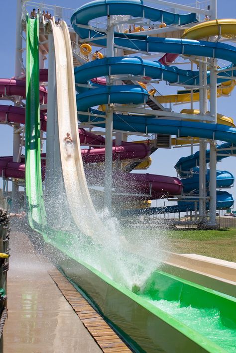 Cool Water Slides, Fun Water Parks, Water Park Rides, Theme Parks Rides, Amusement Park Rides, Water Parks, Travel Tourism, Water Slide, Water Slides