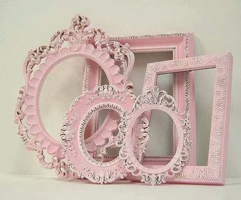 1 Commode Shabby Chic, Baños Shabby Chic, Pink Picture Frames, Shabby Chic Picture Frames, Cocina Shabby Chic, Styl Shabby Chic, Shabby Chic Decorating, Estilo Shabby Chic, Shabby Chic Living