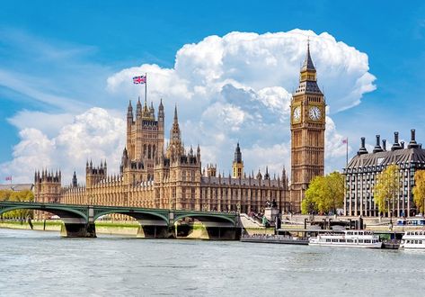 16 Best Places to Travel in April | PlanetWare Houses Of Parliament London, Weekend In London, Scotland Vacation, Day Trip From Paris, London Itinerary, Kensington Gardens, Uk City, London Places, Houses Of Parliament